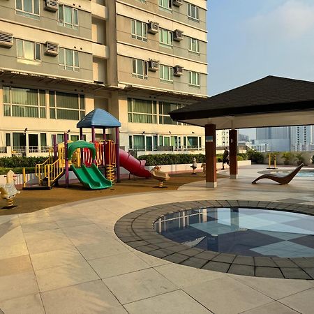 Beacon Makati Condo Free Pool Access Free Wifi 100Mbps & Free Netflix Манила Екстериор снимка