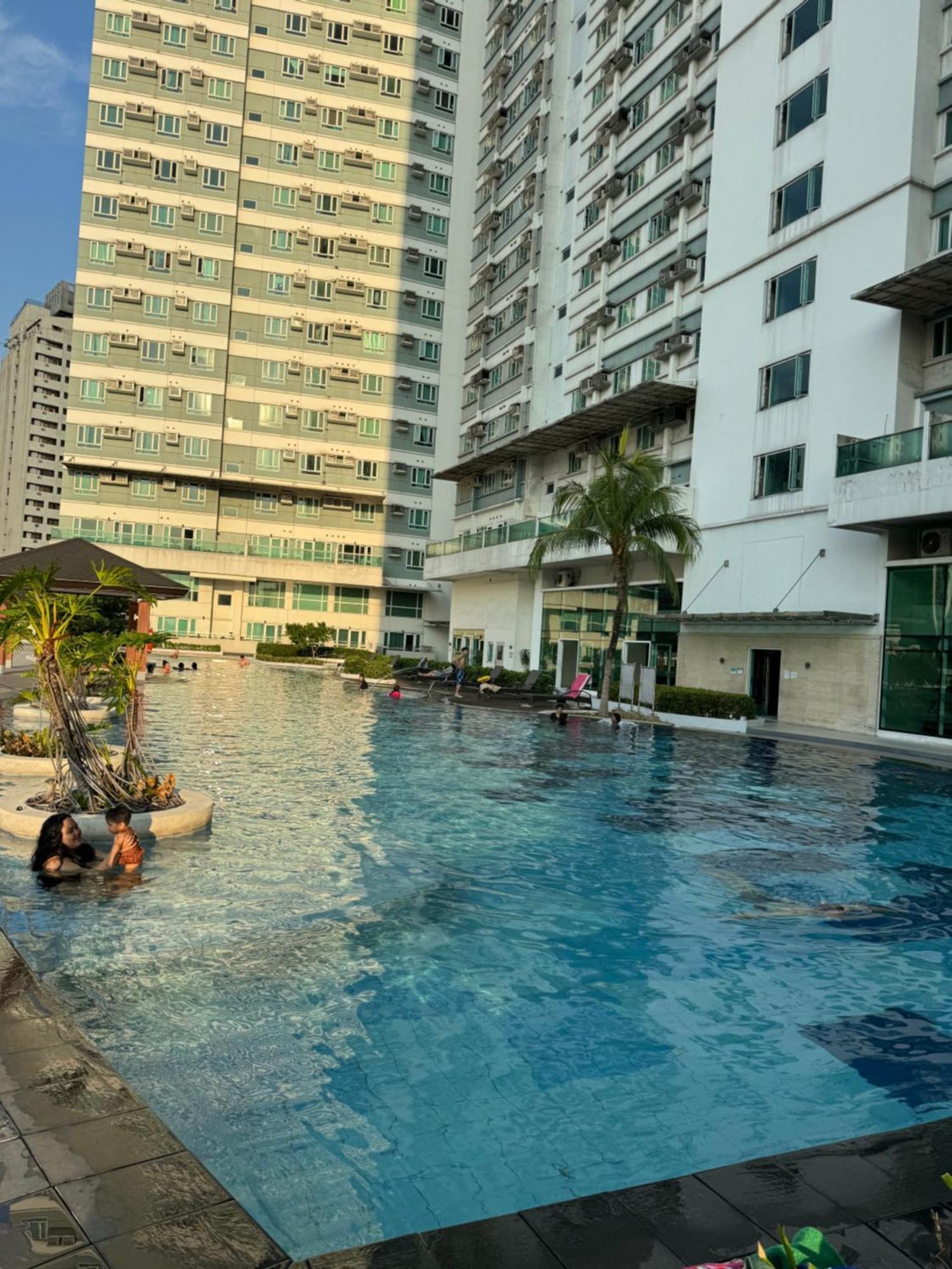 Beacon Makati Condo Free Pool Access Free Wifi 100Mbps & Free Netflix Манила Екстериор снимка