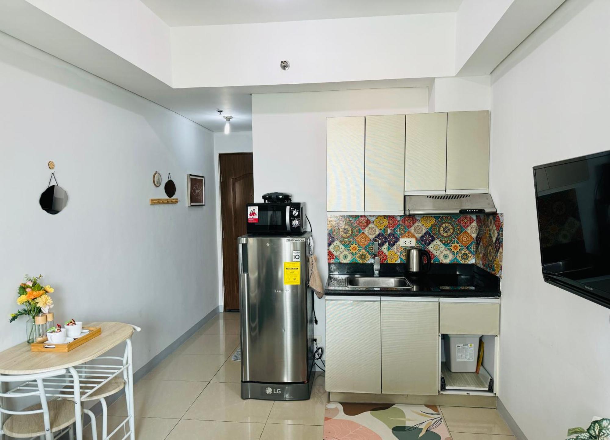 Beacon Makati Condo Free Pool Access Free Wifi 100Mbps & Free Netflix Манила Екстериор снимка